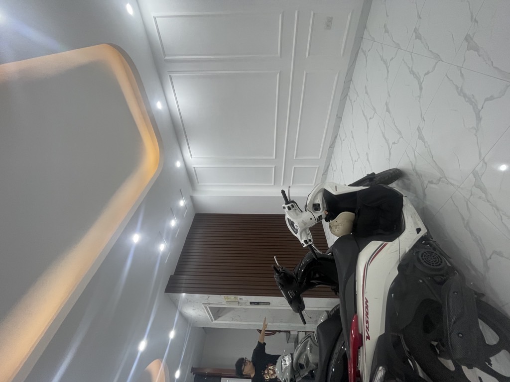 Bán nhà Giáp Bát - diện tích 46m2 6 tầng - Lô góc, thang máy - giá 14,3 tỷ