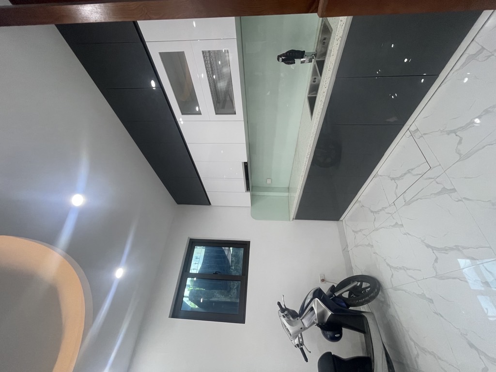 Bán nhà Giáp Bát - diện tích 46m2 6 tầng - Lô góc, thang máy - giá 14,3 tỷ