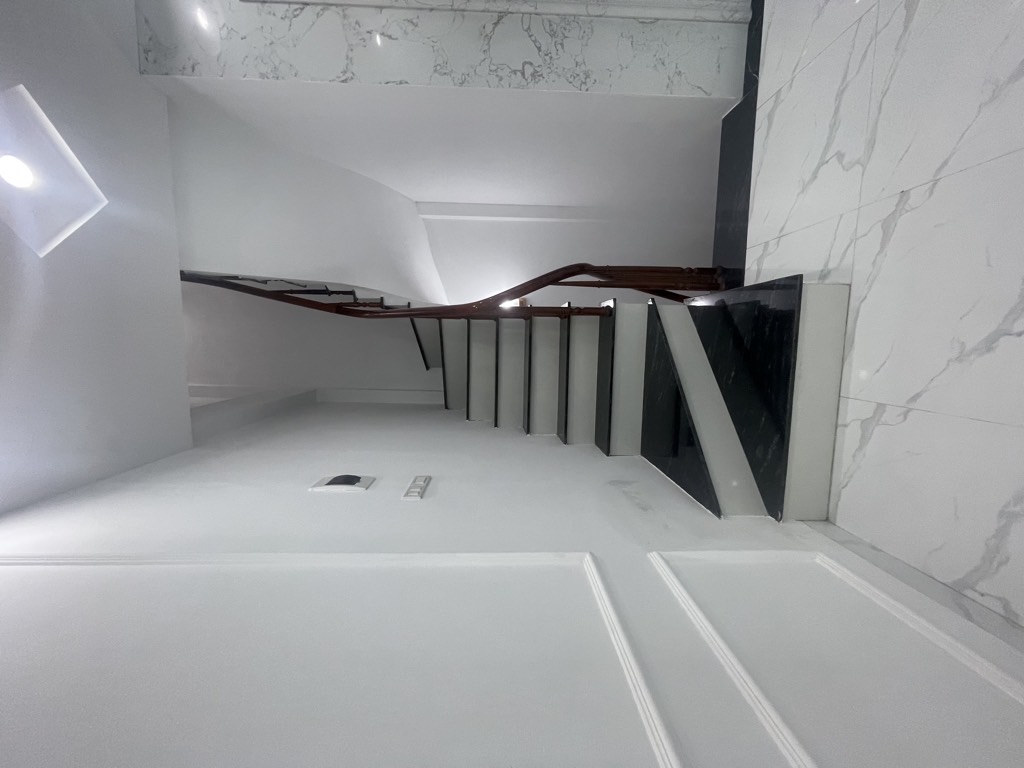 Bán nhà Giáp Bát - diện tích 46m2 6 tầng - Lô góc, thang máy - giá 14,3 tỷ