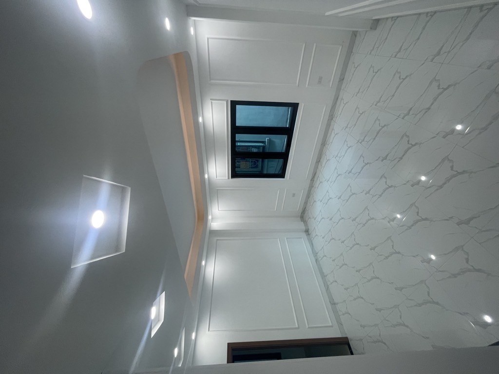 Bán nhà Giáp Bát - diện tích 46m2 6 tầng - Lô góc, thang máy - giá 14,3 tỷ