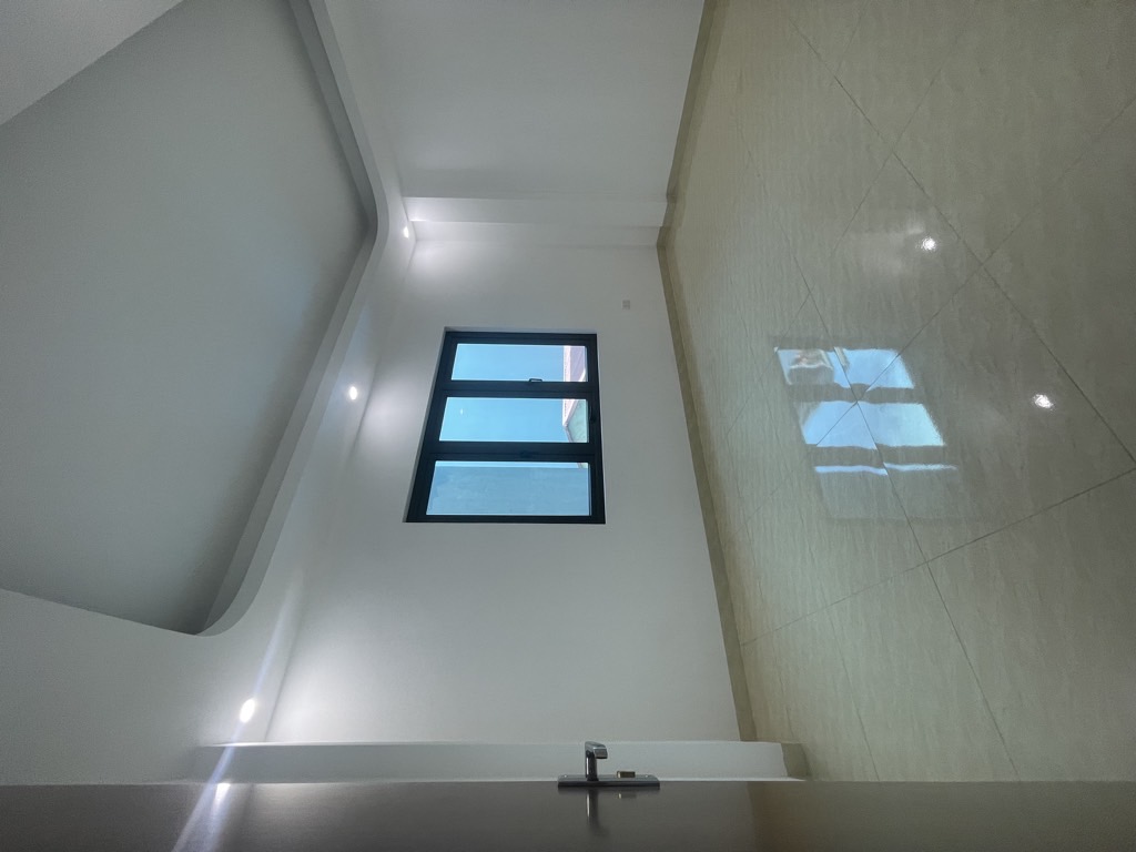 Bán nhà Giáp Bát - diện tích 46m2 6 tầng - Lô góc, thang máy - giá 14,3 tỷ