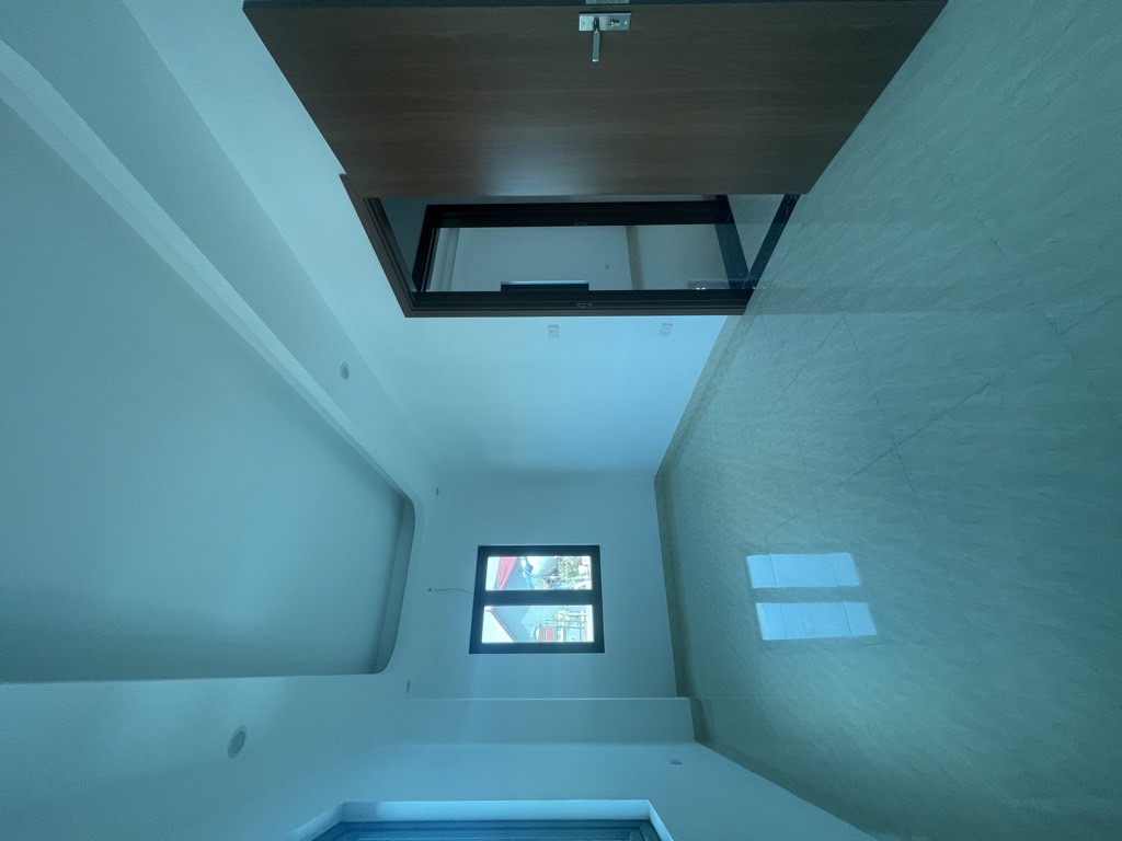 Bán nhà Giáp Bát - diện tích 46m2 6 tầng - Lô góc, thang máy - giá 14,3 tỷ