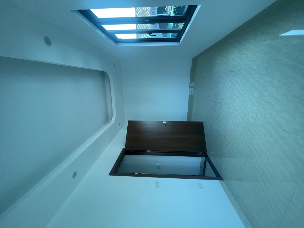 Bán nhà Giáp Bát - diện tích 46m2 6 tầng - Lô góc, thang máy - giá 14,3 tỷ