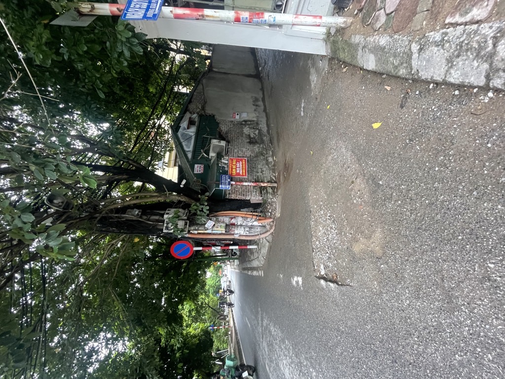 Bán nhà Giáp Bát - diện tích 46m2 6 tầng - Lô góc, thang máy - giá 14,3 tỷ