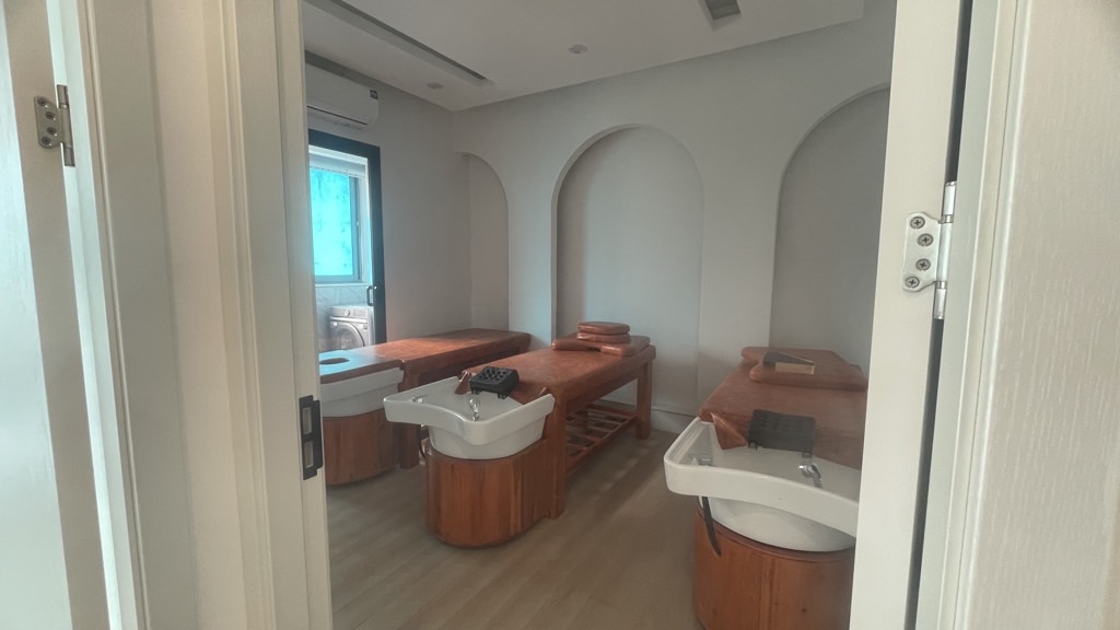 Bán nhà Nguyễn Tuân - diện tích 90m2 6 tầng - Siêu phẩm căn góc - giá 8,6 tỷ