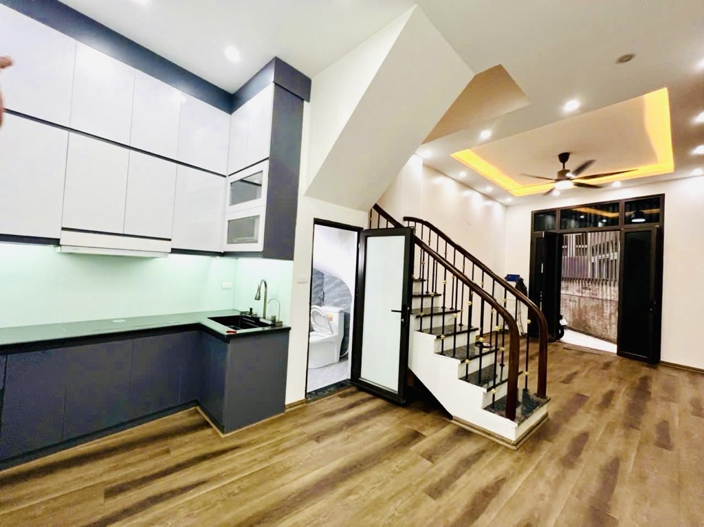 Bán nhà Ngõ Thông Phong - diện tích 40.8m2 4 tầng - Mặt ngách gần phố - giá 8,9 tỷ