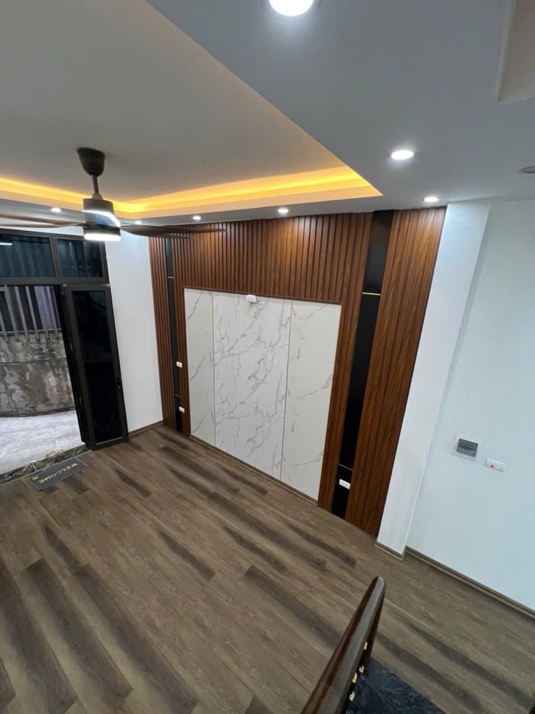 Bán nhà Ngõ Thông Phong - diện tích 40.8m2 4 tầng - Mặt ngách gần phố - giá 8,9 tỷ