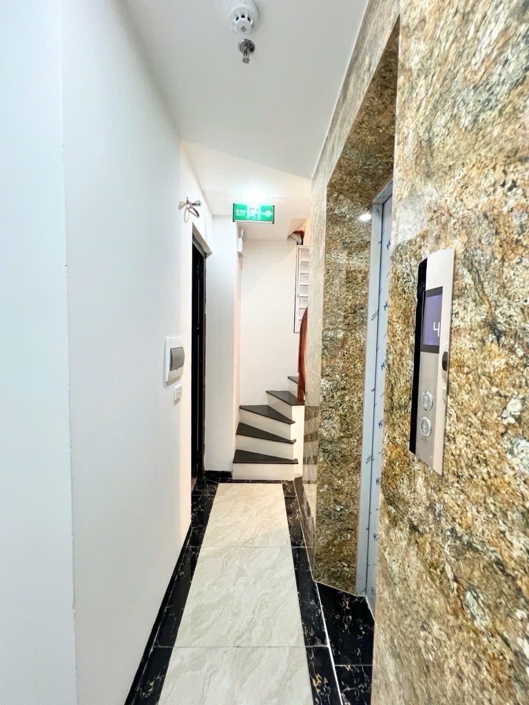 Bán nhà Ngõ Hoàng An A - diện tích 61m2 7 tầng - Thang máy - giá 16,2 tỷ