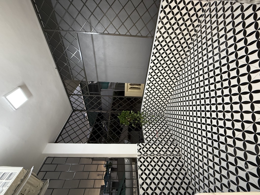 Bán nhà ngõ 40 Thống Nhất - Đại La - 26m2 5 tầng - lô góc thoáng sáng - giá 7,15 tỷ