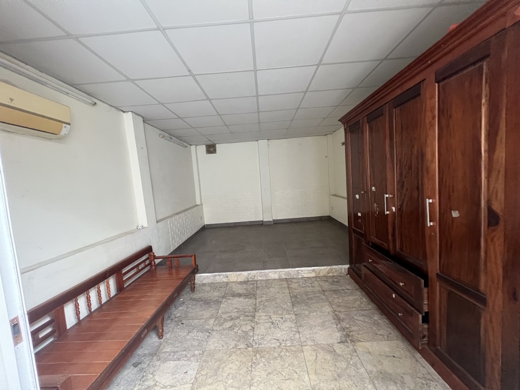 Bán nhà Nguyễn Lương Bằng - diện tích 44,5m2 2 tầng - Ngõ ba gác, gần phố - giá 10 tỷ