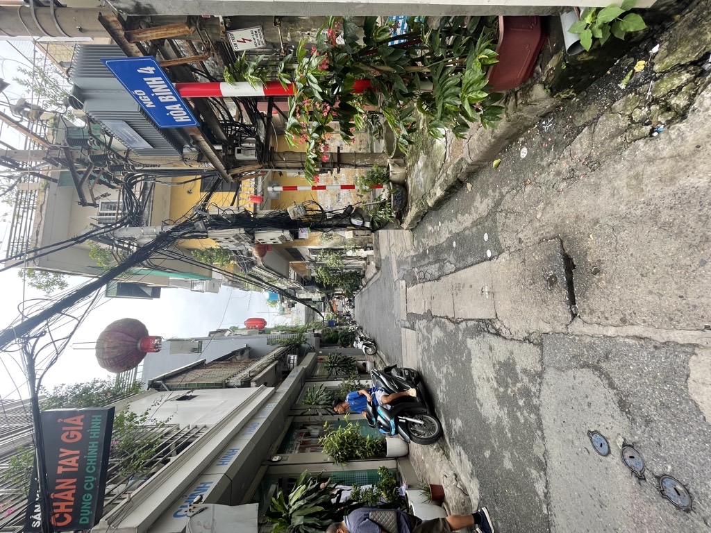 Bán nhà Hoà Bình - diện tích 31,6m2 3 tầng - Ô TÔ SÁT NHÀ - giá 7,4 tỷ