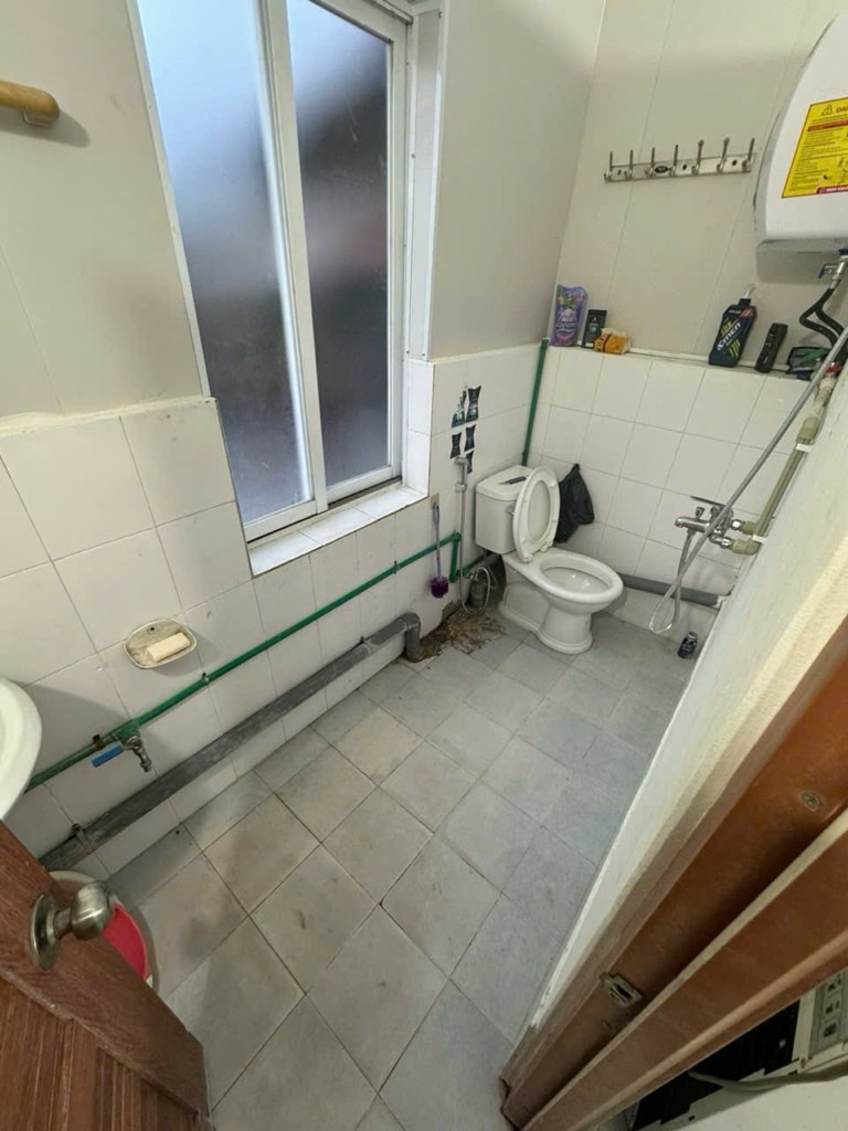 Bán nhà Mai Động - diện tích 180m2 2 tầng - Nhà TT sát mặt phố - giá 5,5 tỷ