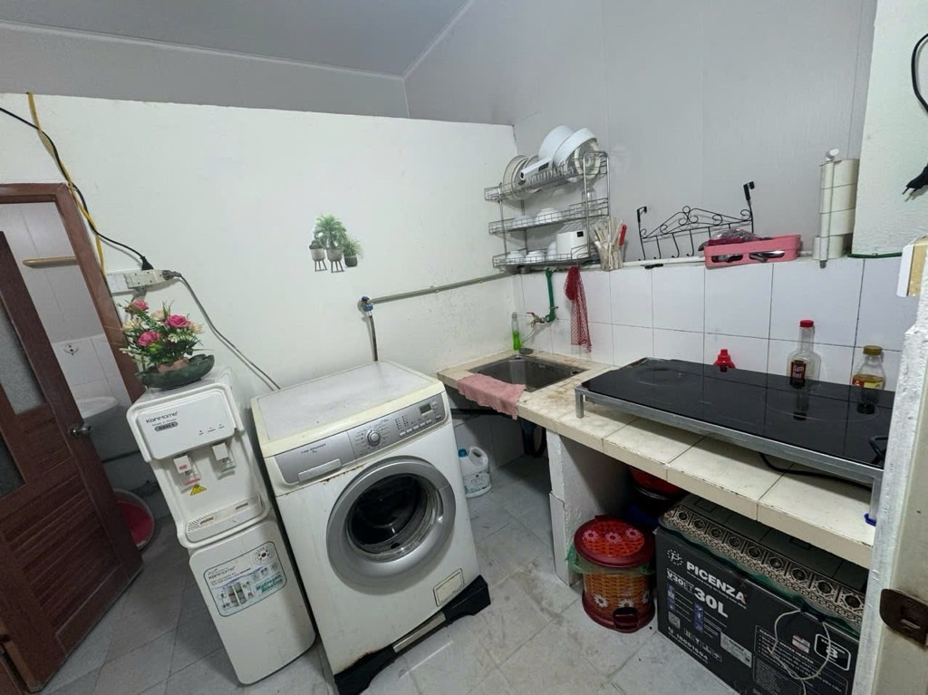 Bán nhà Mai Động - diện tích 180m2 2 tầng - Nhà TT sát mặt phố - giá 5,5 tỷ