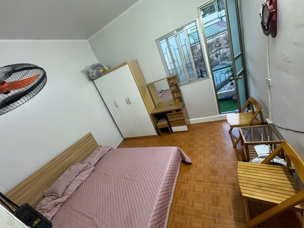 Bán nhà Mai Động - diện tích 180m2 2 tầng - Nhà TT sát mặt phố - giá 5,5 tỷ