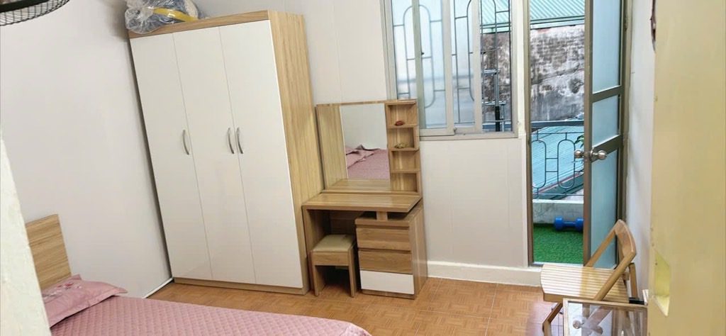 Bán nhà Mai Động - diện tích 180m2 2 tầng - Nhà TT sát mặt phố - giá 5,5 tỷ