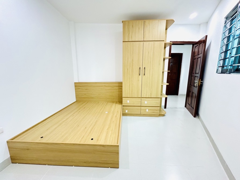 Bán nhà Nguyễn Khoái - 43.4m2 4 tầng - 5 phòng ngủ khép kín, nhà mới kính koong, an ninh an sinh đỉnh - giá 6 tỷ Bán nhà Nguyễn Khoái - 43.4m2 4 tầng - 5 phòng ngủ khép kín, nhà mới kính koong, an ninh an sinh đỉnh - giá 6 tỷ