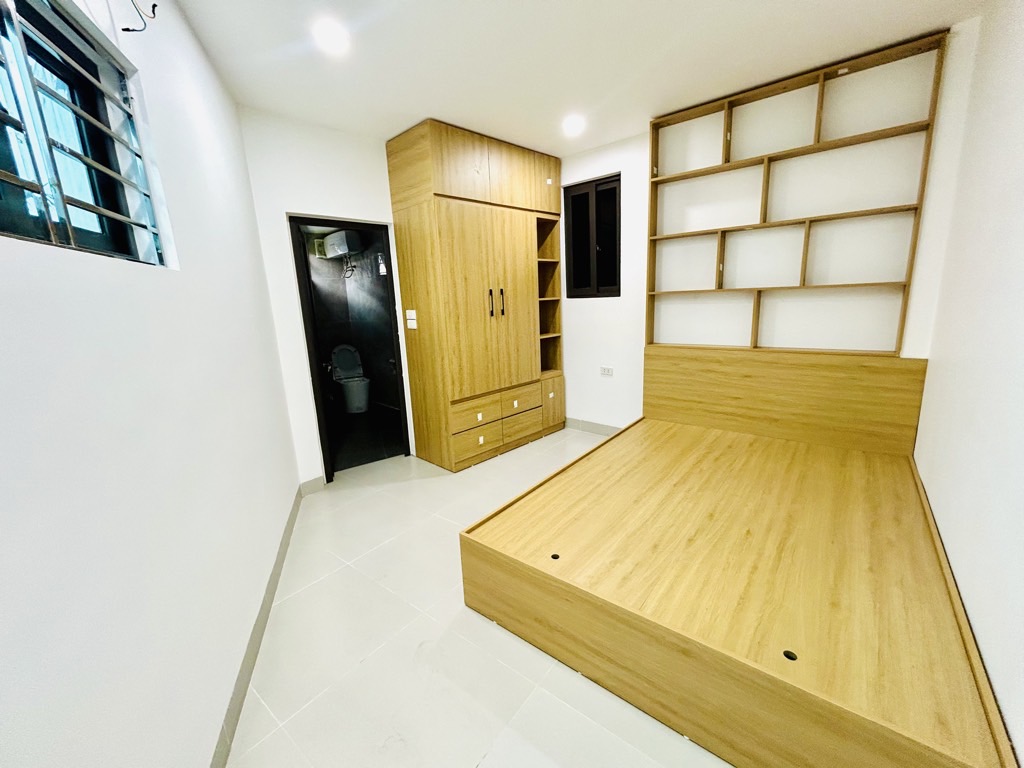 Bán nhà Nguyễn Khoái - 43.4m2 4 tầng - 5 phòng ngủ khép kín, nhà mới kính koong, an ninh an sinh đỉnh - giá 6 tỷ Bán nhà Nguyễn Khoái - 43.4m2 4 tầng - 5 phòng ngủ khép kín, nhà mới kính koong, an ninh an sinh đỉnh - giá 6 tỷ