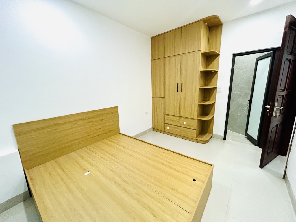 Bán nhà Nguyễn Khoái - 43.4m2 4 tầng - 5 phòng ngủ khép kín, nhà mới kính koong, an ninh an sinh đỉnh - giá 6 tỷ Bán nhà Nguyễn Khoái - 43.4m2 4 tầng - 5 phòng ngủ khép kín, nhà mới kính koong, an ninh an sinh đỉnh - giá 6 tỷ