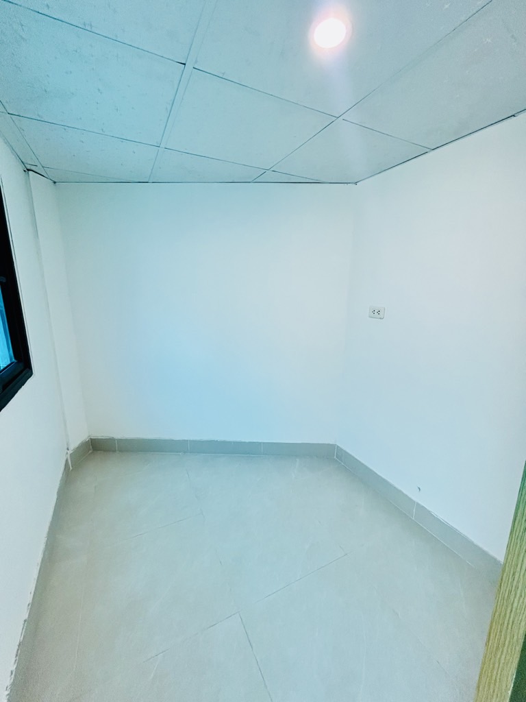 Bán nhà Nguyễn Khoái - 43.4m2 4 tầng - 5 phòng ngủ khép kín, nhà mới kính koong, an ninh an sinh đỉnh - giá 6 tỷ Bán nhà Nguyễn Khoái - 43.4m2 4 tầng - 5 phòng ngủ khép kín, nhà mới kính koong, an ninh an sinh đỉnh - giá 6 tỷ