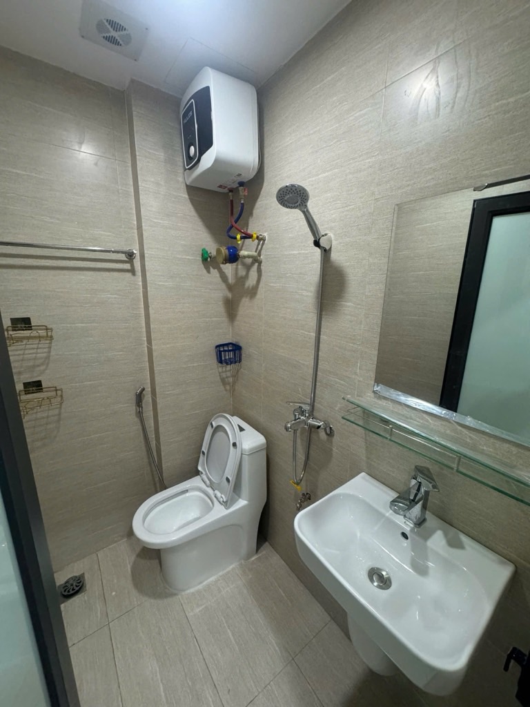 Bán nhà Vĩnh Hưng - diện tích 45m2 6 tầng - Nhà hoàn thiện long lanh - giá 12,3 tỷ