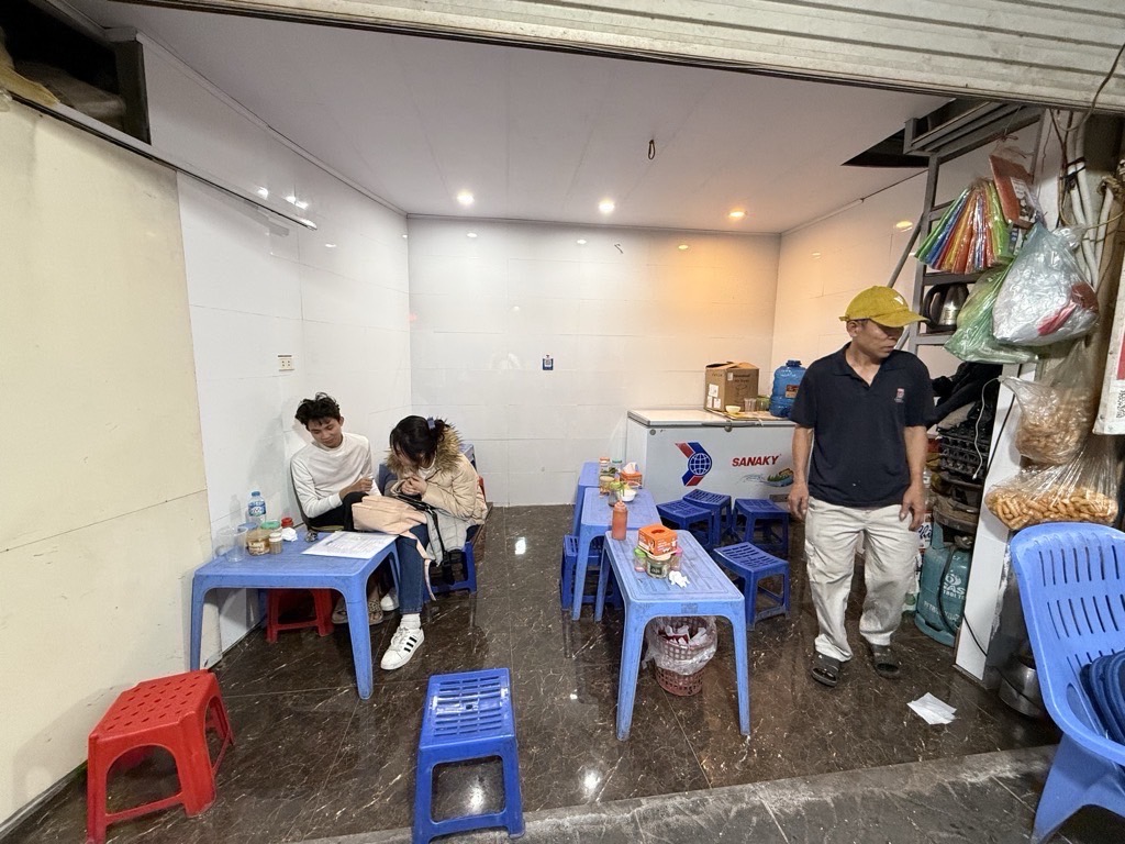 Bán nhà Nguyễn Quý Đức - diện tích 23m2 2 tầng - Kinh doanh khủng khiếp - giá 3,7 tỷ