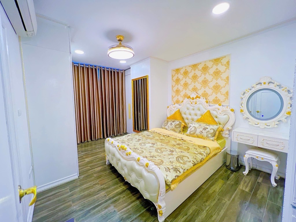 Bán nhà Nguyễn Trãi - diện tích 96m2 1 tầng - Sổ đỏ chính chủ - giá 9,8 tỷ