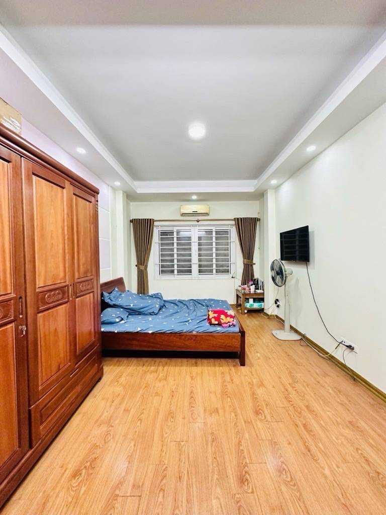 Bán nhà Vương Thừa Vũ - diện tích 50m2 7 tầng - Nhà mới có thang máy - giá 19,5 tỷ