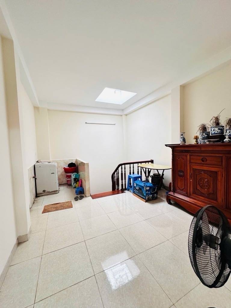 Bán nhà Vương Thừa Vũ - diện tích 50m2 7 tầng - Nhà mới có thang máy - giá 19,5 tỷ