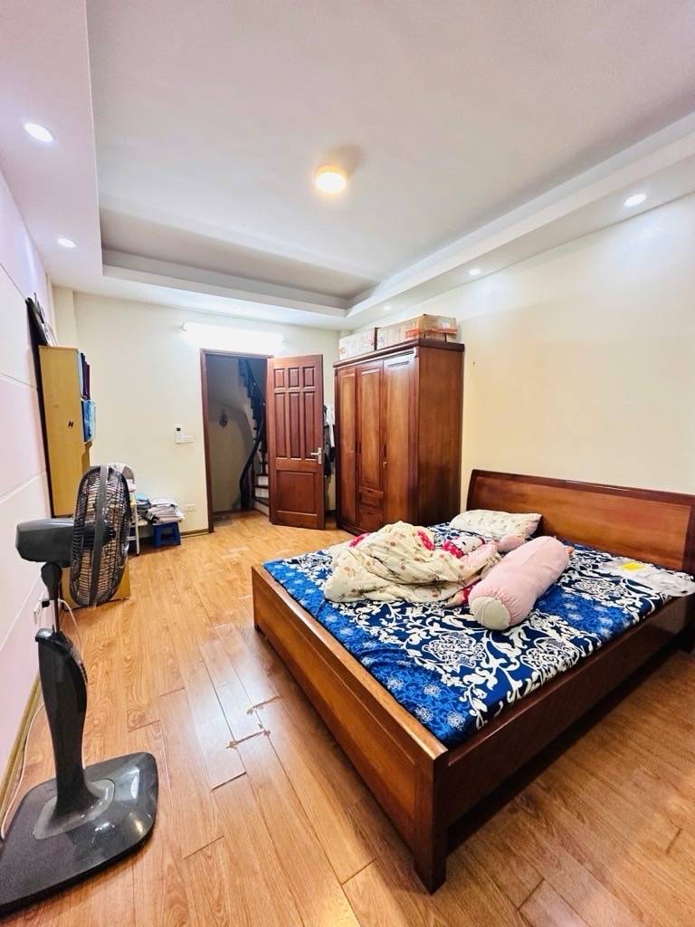 Bán nhà Vương Thừa Vũ - diện tích 50m2 7 tầng - Nhà mới có thang máy - giá 19,5 tỷ