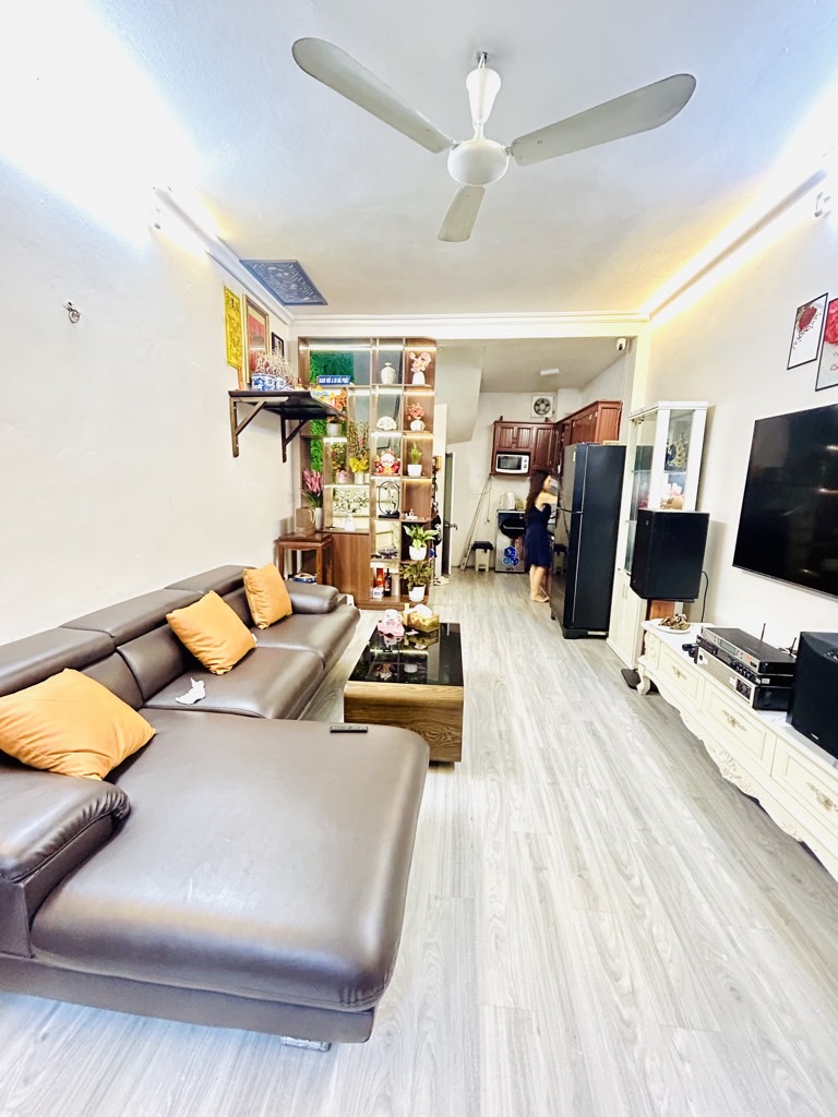 Bán nhà Lĩnh Nam - diện tích 31m2 2 tầng - Nhà chưa sổ - giá 2,69 tỷ