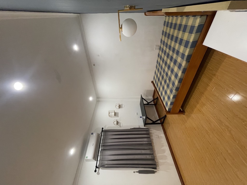 Bán nhà Quỳnh Mai - diện tích 80m2 3 tầng - Ô tô nhỏ vào nhà - giá 16 tỷ