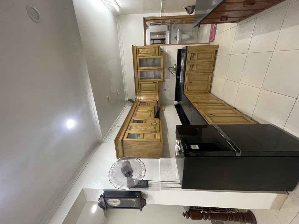 Bán nhà Quỳnh Mai - diện tích 80m2 3 tầng - Ô tô nhỏ vào nhà - giá 16 tỷ