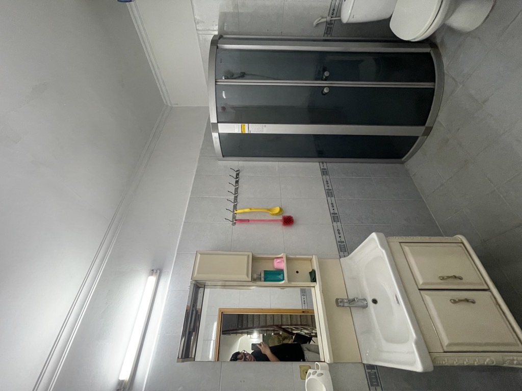 Bán nhà Quỳnh Mai - diện tích 80m2 3 tầng - Ô tô nhỏ vào nhà - giá 16 tỷ