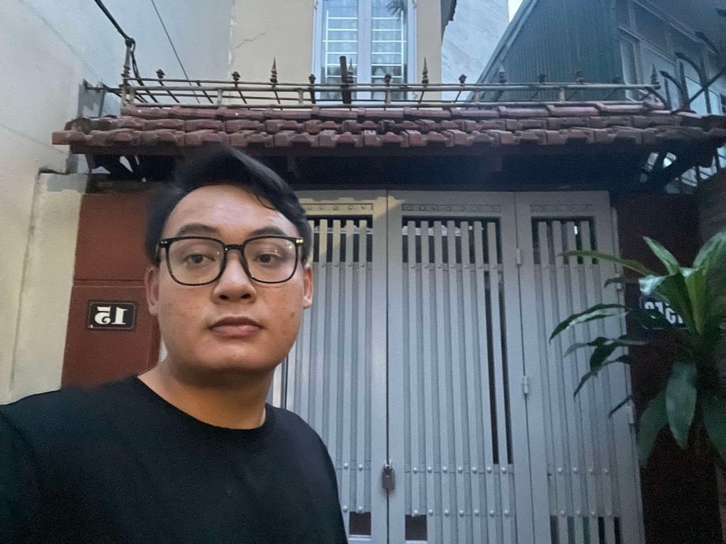 Bán nhà Quỳnh Mai - diện tích 80m2 3 tầng - Ô tô nhỏ vào nhà - giá 16 tỷ