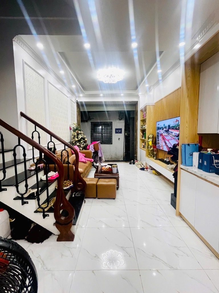 Bán nhà Văn Chương - diện tích 37,3m2 5 tầng - Ngõ Rộng Ba Gác Đỗ Cửa - giá 13,98 tỷ