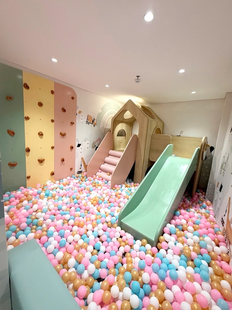 Bán nhà Minh Khai - diện tích 60.5m2 5 tầng - Ô TÔ TRÁNH - giá 16,2 tỷ