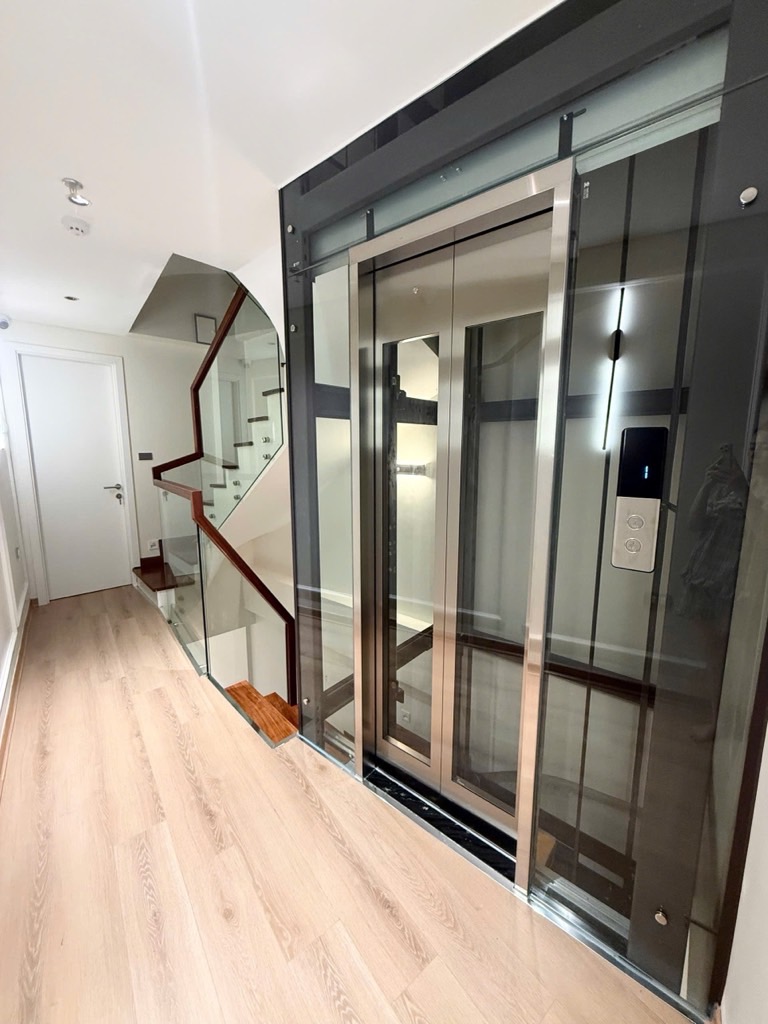 Bán nhà Minh Khai - diện tích 60.5m2 5 tầng - Ô TÔ TRÁNH - giá 16,2 tỷ