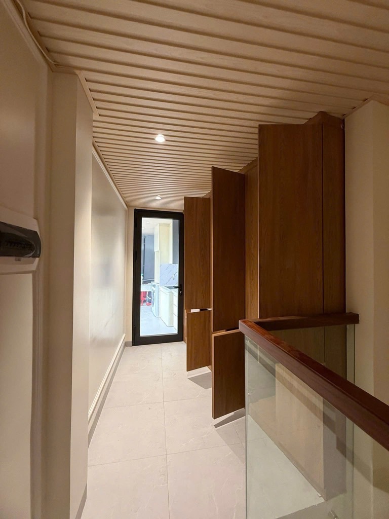 Bán nhà Minh Khai - diện tích 60.5m2 5 tầng - Ô TÔ TRÁNH - giá 16,2 tỷ