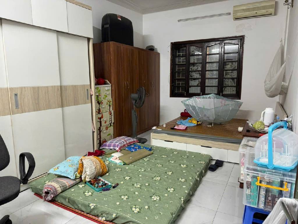 Bán nhà Nguyễn Trãi - diện tích 75m2 2 tầng - Ô tô đỗ chân cầu thang - giá 6,3 tỷ