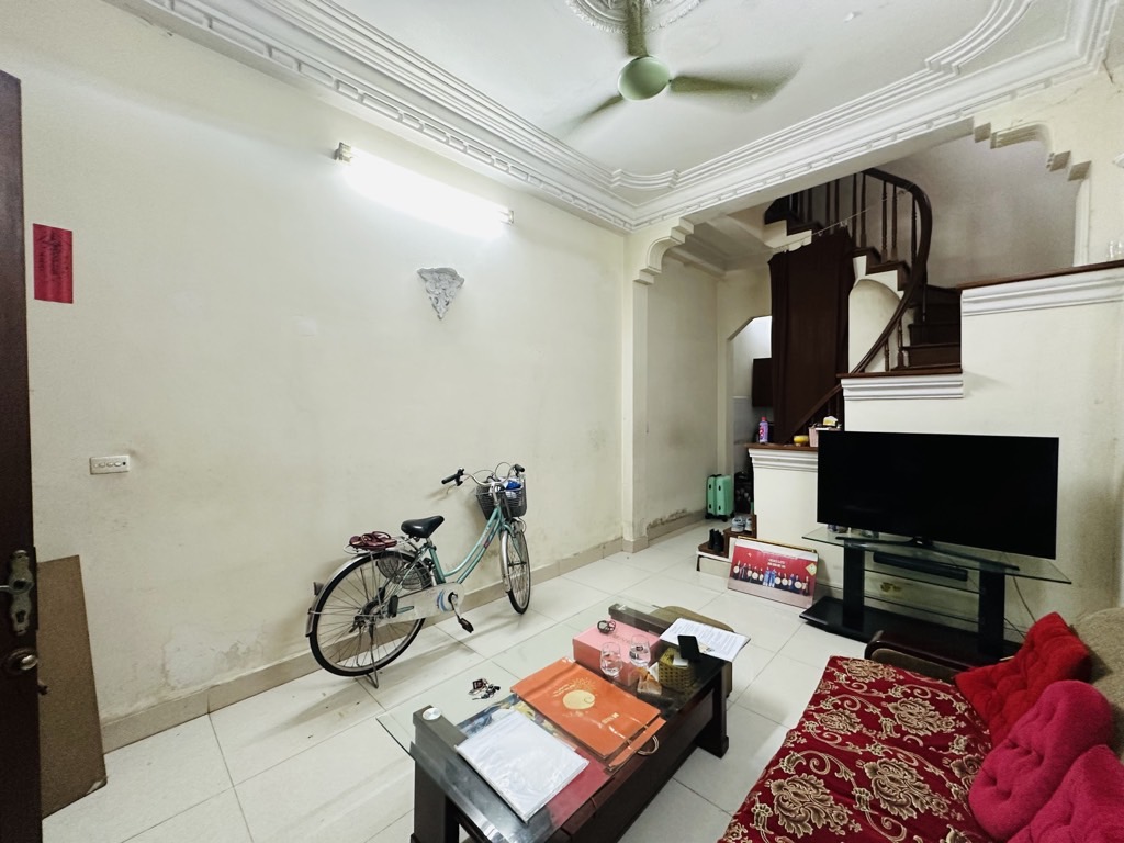 Bán nhà Chùa Bộc - diện tích 41m2 5 tầng - NGÕ NÔNG THẲNG - giá 13,8 tỷ