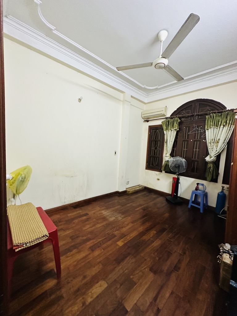 Bán nhà Chùa Bộc - diện tích 41m2 5 tầng - NGÕ NÔNG THẲNG - giá 13,8 tỷ