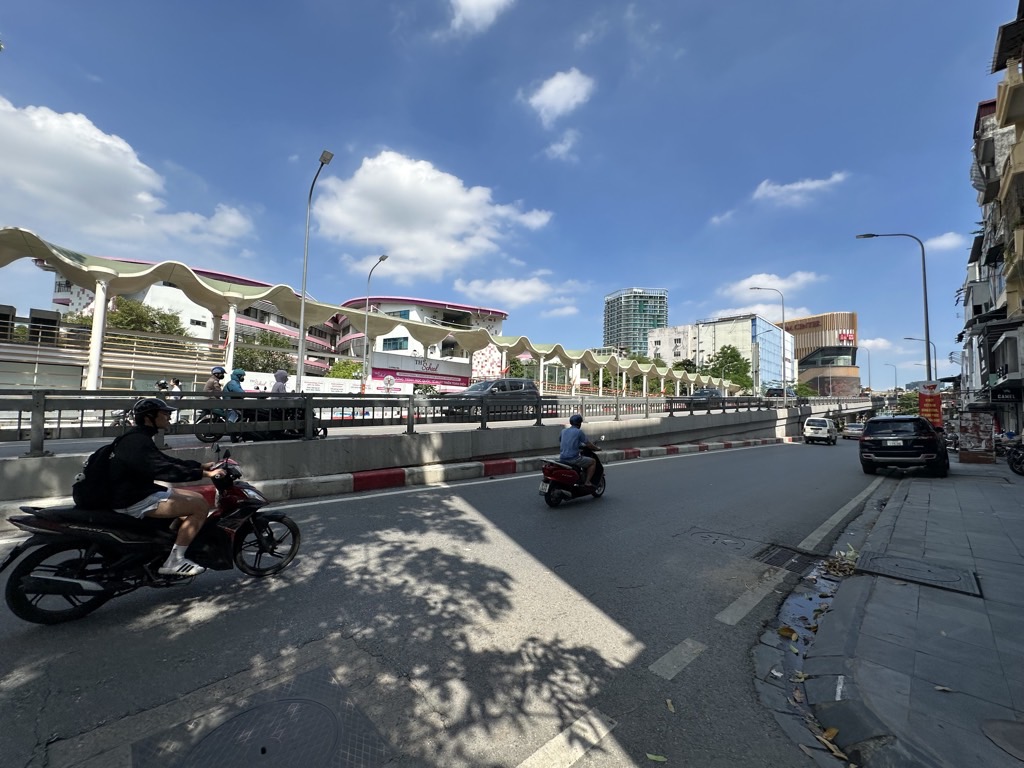 Bán nhà Chùa Bộc - diện tích 41m2 5 tầng - NGÕ NÔNG THẲNG - giá 13,8 tỷ