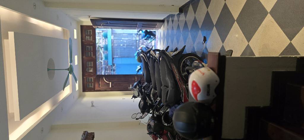 Bán nhà Trương Định - diện tích 60.7m2 4 tầng - Nhà khung cột chắc chắn, cho thuê 25tr/tháng - giá 9,7 tỷ