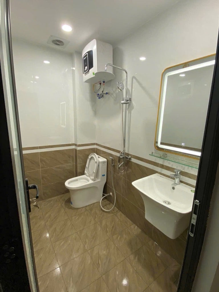 Bán nhà Nguyễn Chính - diện tích 51m2 5 tầng - Ngõ thông ô tô qua nhà, kinh doanh tốt - giá 12 tỷ