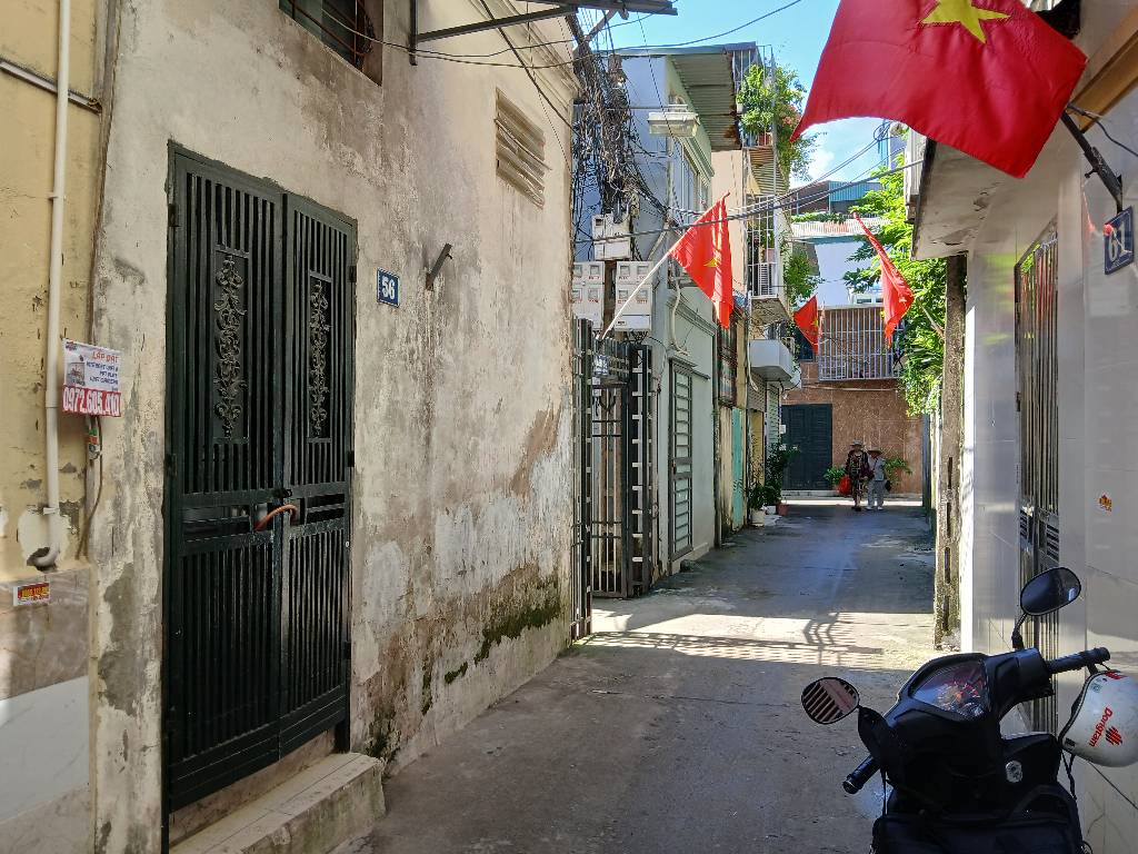 Bán nhà Đông Thiên - diện tích 16,2m2 5 tầng - Nhà 5 tầng khung cột chắc chắn - giá 3,2 tỷ