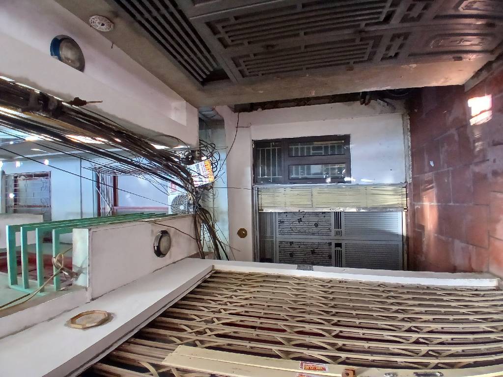 Bán nhà Đông Thiên - diện tích 16,2m2 5 tầng - Nhà 5 tầng khung cột chắc chắn - giá 3,2 tỷ