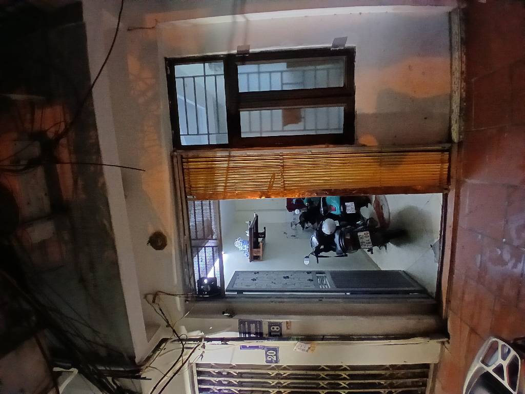 Bán nhà Đông Thiên - diện tích 16,2m2 5 tầng - Nhà 5 tầng khung cột chắc chắn - giá 3,2 tỷ