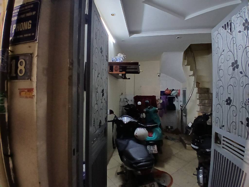 Bán nhà Đông Thiên - diện tích 16,2m2 5 tầng - Nhà 5 tầng khung cột chắc chắn - giá 3,2 tỷ