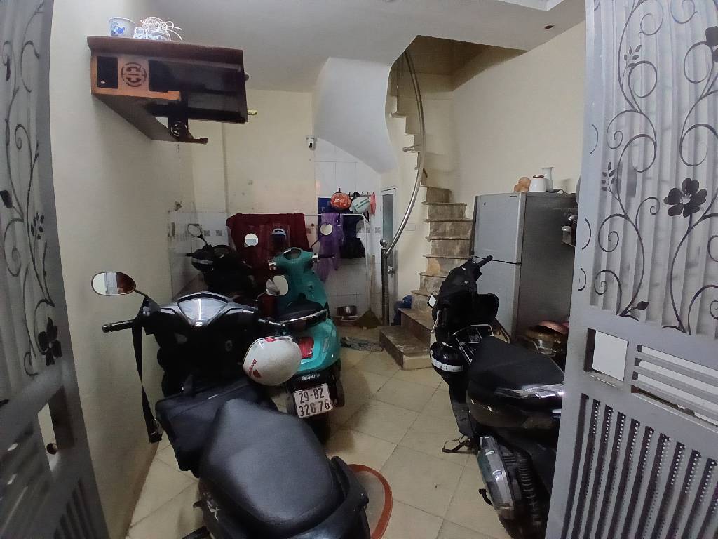 Bán nhà Đông Thiên - diện tích 16,2m2 5 tầng - Nhà 5 tầng khung cột chắc chắn - giá 3,2 tỷ