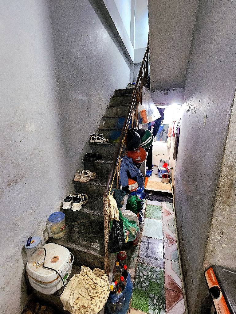 Bán nhà Kim Ngưu - diện tích 13,7m2 3 tầng - ô tô tránh - giá 2,4 tỷ